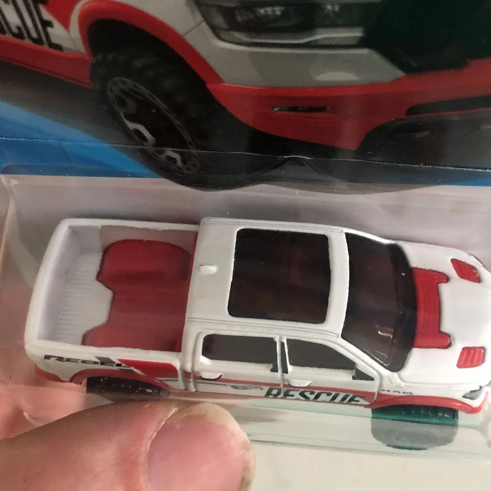 Mattel Hot Wheels RAM 1500 Rebel Rescue Truck - Red and White